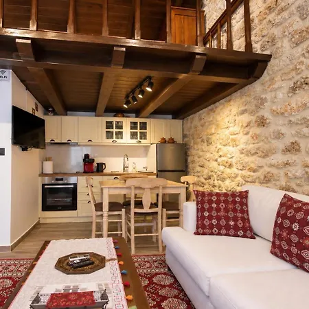דירה Antique Stone House In *