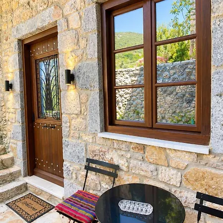 דירה Antique Stone House In סטמניצה