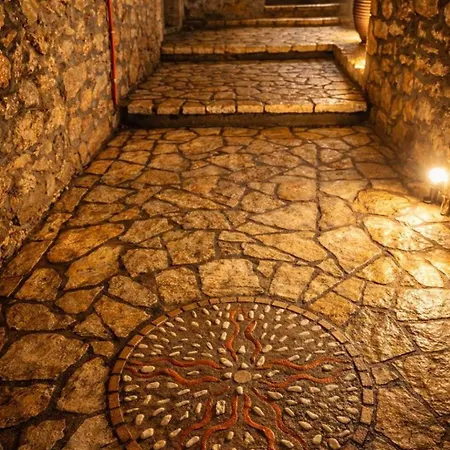 Antique Stone House In דירה *